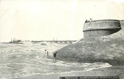 Trouville - A ponte da promenade, vista tirada da praia — editor AQUA-PHOTO, n°6