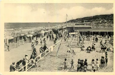 Deauville-La Plage Fleurie — Os Jogos — Editor: Les Arts Photographiques, Paris