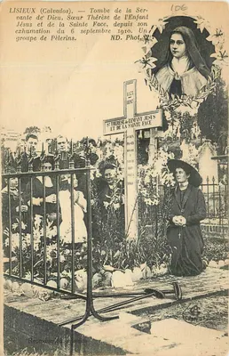 Lisieux (Calvados) — Túmulo de Irmã Thérèse da Criança Jesus e da Santa Face — ND. Fot. 106