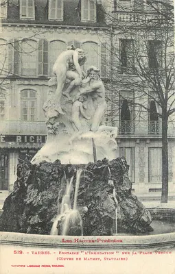 Tarbes - Fontaine "L'Inondation" na Praça Verdun — obra de Mathet, escultor