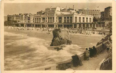 Praia de Biarritz — vista da orla marítima e da rocha — editor 'Lyon' (série não identificada)