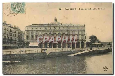 Bayonne — Hotel de Ville e o Teatro — Editor: Postes