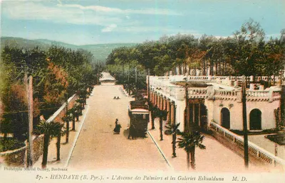 Hendaye (B. Pyr.) — A Avenida dos Palmeiras e as Galerias Eshualduna — Fototipia Marcel Delbouy, Bordeaux