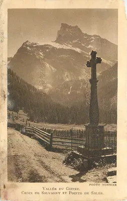 Valle del Giffre — Cruz de Salvagny y Punta de Sales — Foto Monnier