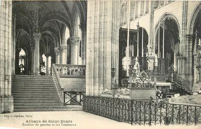 Abadia de Saint-Denis — Escada da Esquerda e os Túmulos — Edit. C. Septifons, Tabac