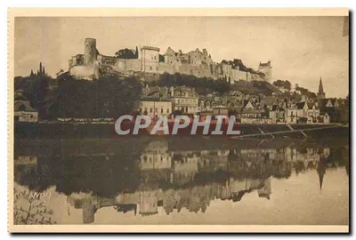 Castelo de Chinon — A Doce França — Castelos do Loire — Edição de Arte YVON, Paris