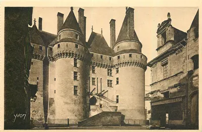 Castelo de Langeais — Castelos da Loire — Edição de Arte YVON, Paris
