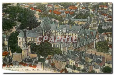 Orléans — O Castelo (Mon. hist.) visto de avião — L. Lenormand, Orléans