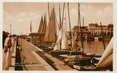 Deauville — O Pontão dos Bassins. Os Yachts — LL