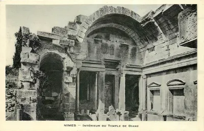 Nîmes — Interior do Templo de Diana