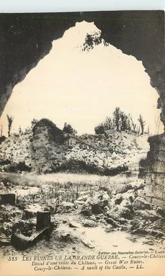 As ruínas da Grande Guerra — Detalhe de uma abóbada do castelo — Edição das Nouvelles Galeries — Laon