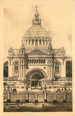 A Basílica de Lisieux — Fachada e Dom