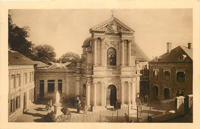 A Capela das Carmelitas de Lisieux — Fachada — 39 bis