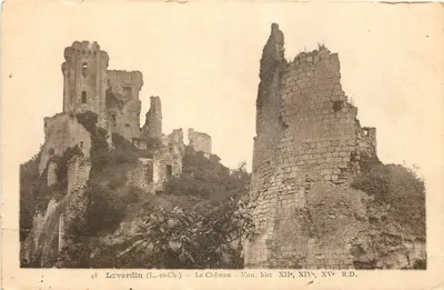 Lavardin (L.-et-Ch) — O Castelo — Mon. hist. XIIe, XIVe, XVe R.D.