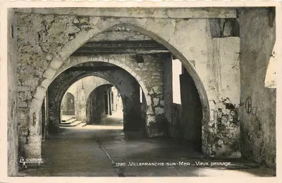 Villefranche-sur-Mer — Velho passage — A Cigogne