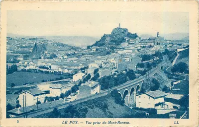 Le Puy — Vista tirada do Mont-Ronzon — LL