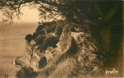 Falésias da Gruta das Fontes — Meschers — Editor Ramuntcho