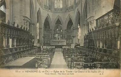 Vendôme (L.-et-Ch.) — Igreja da Trindade — O Coro e as Cadeiras