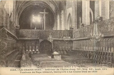 La Chaise-Dieu — Interior da igreja e túmulo do Papa Clemente, transportado em 1353 — editor Bert, n° 5146