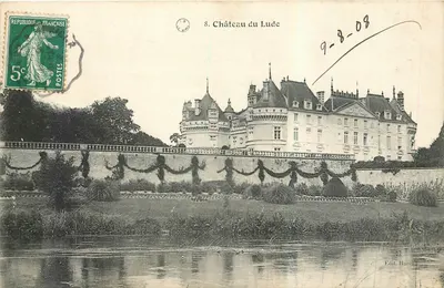 Castelo de Lude — vista do castelo e de seus jardins — Edit. Hureau