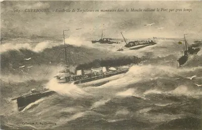 Cherbourg — Escadrille de torpilleurs em manobra no Canal da Mancha se dirigindo ao Porto em tempo ruim — Coleção P. B., Cherbourg