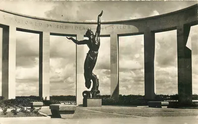 Memorial americano — Saint-Laurent-sur-Mer — Praia de Omacha — Arquiteto M. Donald de Luca, U.S.A.