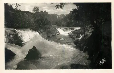 Cascata do Castelet sobre o Ariège — Ax-les-Thermes — Edições Labouche Frères