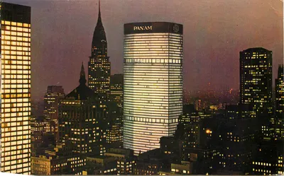 Vista nocturna del edificio PAN AM en Nueva York — Plasticchrome, Boston, Mass. 02130