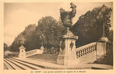 Niort - Os grandes degraus do square de la Brèche — editor A la Civette, Niort