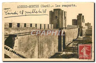 AIGUES-MORTES (Gard).- Os muros.