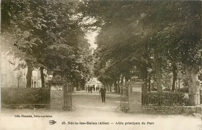 Nérîs-les-Bains (Allier) — Avenida principal do Parque