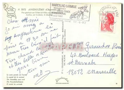 Angoulême — Ogólny widok miasta z Ratuszem i Rynek — Wydawca L. Chatagneau, N° 5072 — Rewers