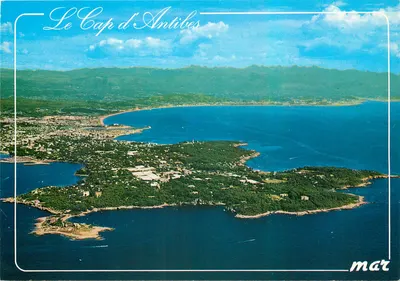 O Cabo de Antibes — vista aérea — mar