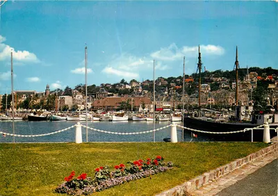 TROUVILLE-DEAUVILLE — O porto — Artaud, N°22