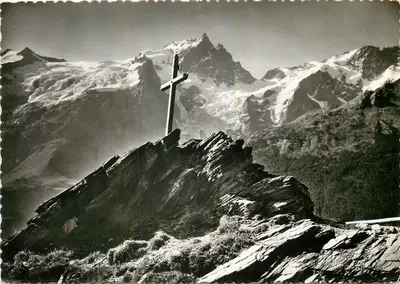 Croix no topo do Mont Blanc — Massif de la Meije — Editor AJAX, Mônaco