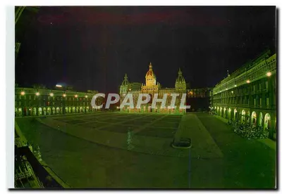 Praça de Maria Pita — noite — Prefeitura no fundo — La Coruña