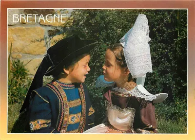Bretagne — Jovem casal em traje de Fouesnant — Éditions d'Art JACK