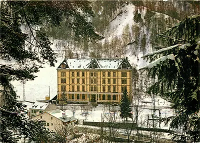 Bareges (H.-P.) — Vista invernal do grande edifício — Photo d'ARTYPE