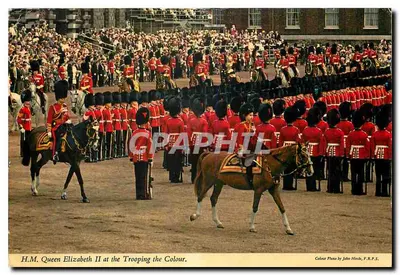 Sua Majestade Rainha Elizabeth II durante o Trooping the Colour — Foto colorida por John Hinde, F.R.P.S.