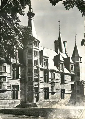O Velho Palácio Ducal — Nevers (Nièvre) — Éditions Gahal, rue Marcadet - Paris
