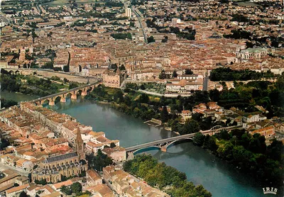 Montauban, vista do céu — 11 - O bairro de Villebourbon, os Pontes sobre o Tarn e a Cidade — Edições Diplôme