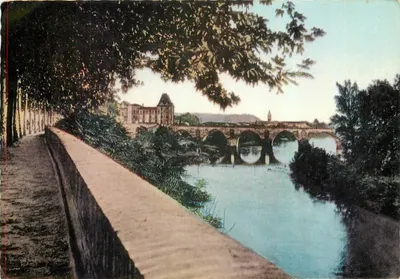 Montauban (Tarn-et-Garonne) — Cours Foucault