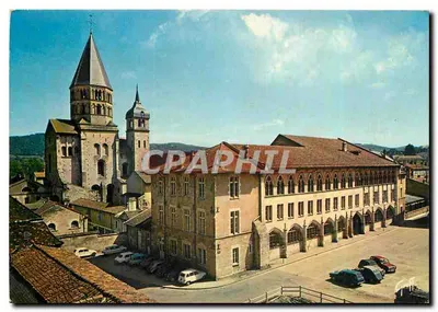 Abadia de Cluny — Braço Sul do Transepto e Torre da Torre do Relógio (séculos XI e XII) — Edições Gréff, Paris