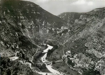 Gorges du Tarn — La Malène (Lozère) — Les Éditions d'Art 'YVON', Paris