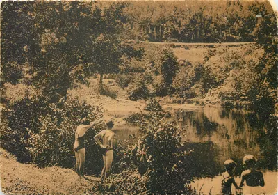 Banho de crianças às margens do Lignon — entre TENCE (alt. 850 m.) e LE CHAMBON-sur-LIGNON (alt. 950 m.) — editor Berthouss-Fourneyron, Tence