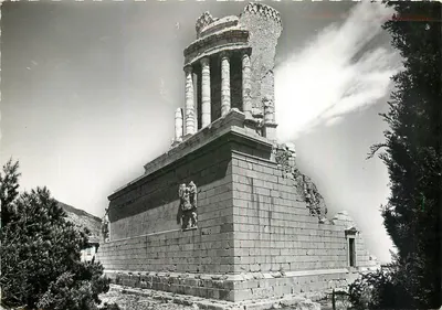 La Turbie - O Troféu das Alpes ou Torre de Augusto (5 a.C.) — Edições S.E.P.T. - Fabricação Francesa - Reprodução Proibida