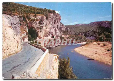 Gorges da Ardèche — O Tunel, a estrada ao longo da margem do rio — Edições 'S.L.'