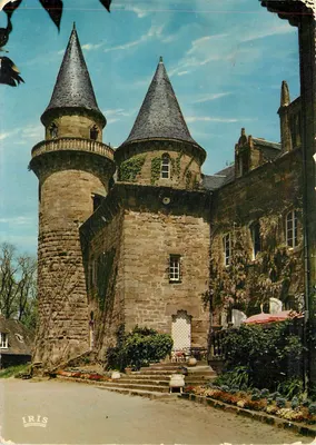 Castelo de Castel-Novel — Arredores de Brive (Corrèze) — Éditions Iris