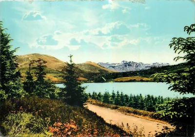 Lago Guéry — No fundo, o Massif do Sancy — L. Chalagnau, 92, Cours Victor-Hugo