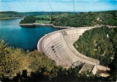 Barragem de Bort — Corrèze — Foto Sully Bort